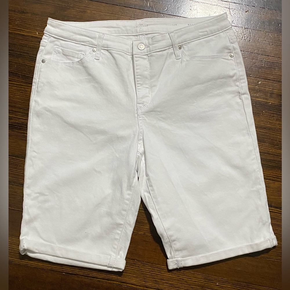 New Directions Women’s Bermuda White Shorts
